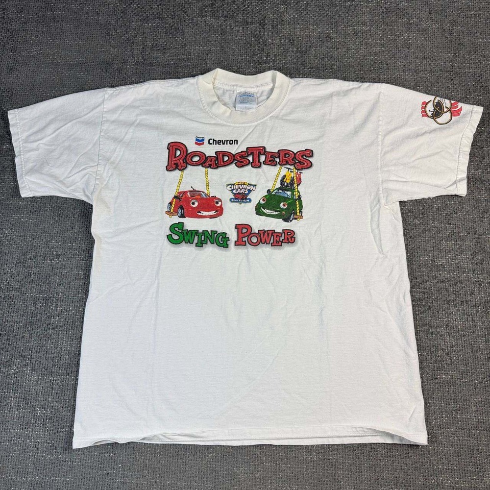 Gildan Chevron Roadsters Graphic T-Shirt Mens XL White 90s Y2K Promo Tee